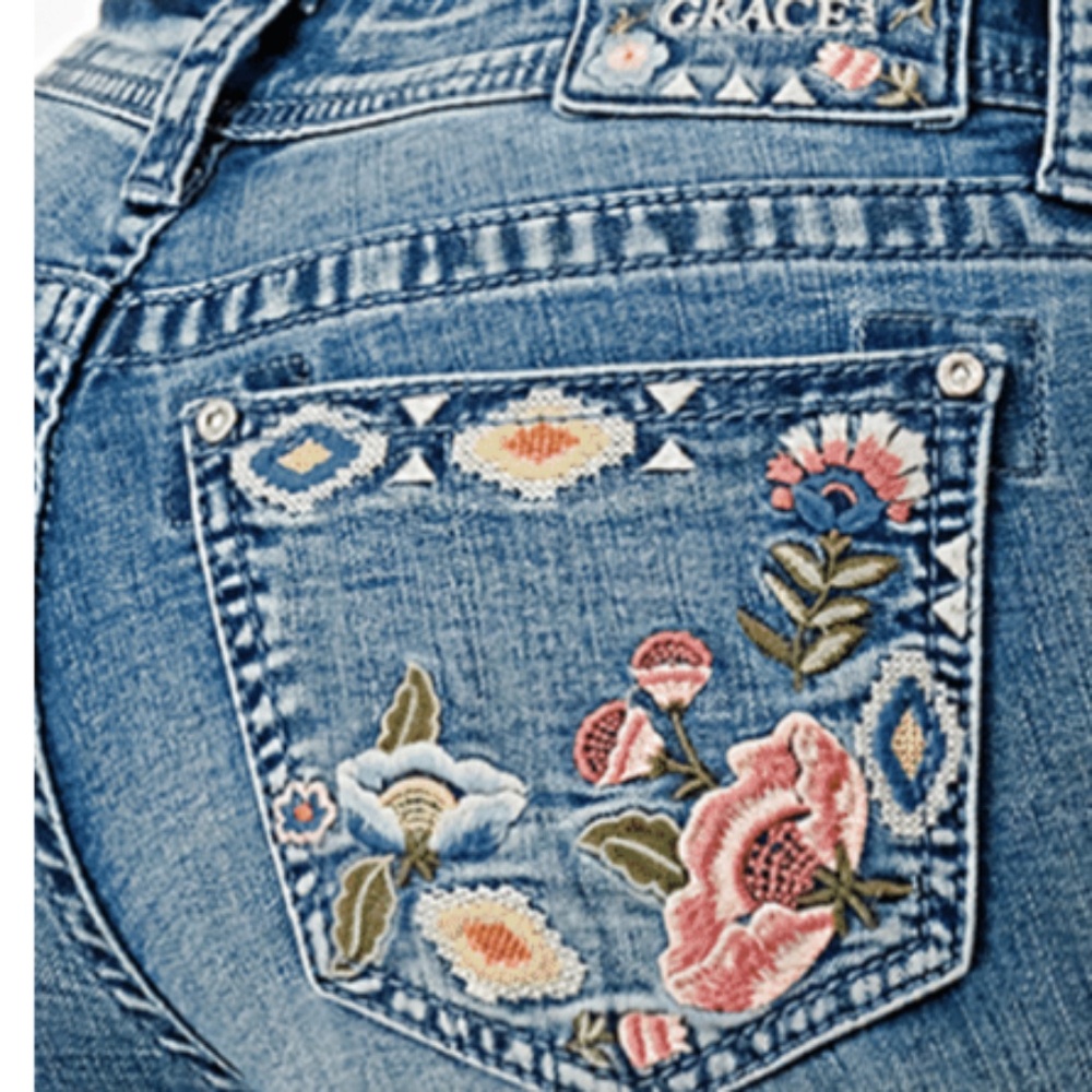 NWT Grace in LA denim mid rise flare with embellished flowers and slit at bottom